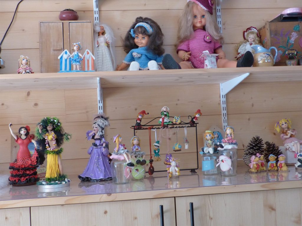 Création en porcelaine froide disponible à la boutique