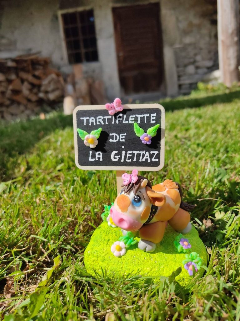 Figurine en porcelaine froide réalisée à la main