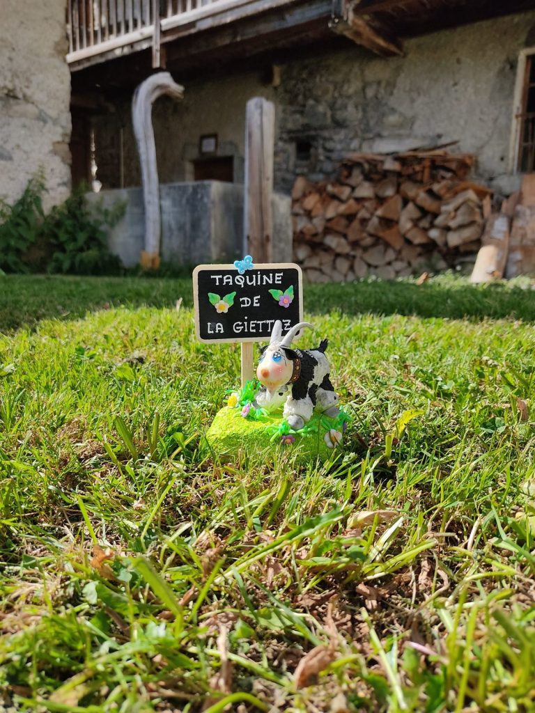Figurine en porcelaine froide réalisée à la main