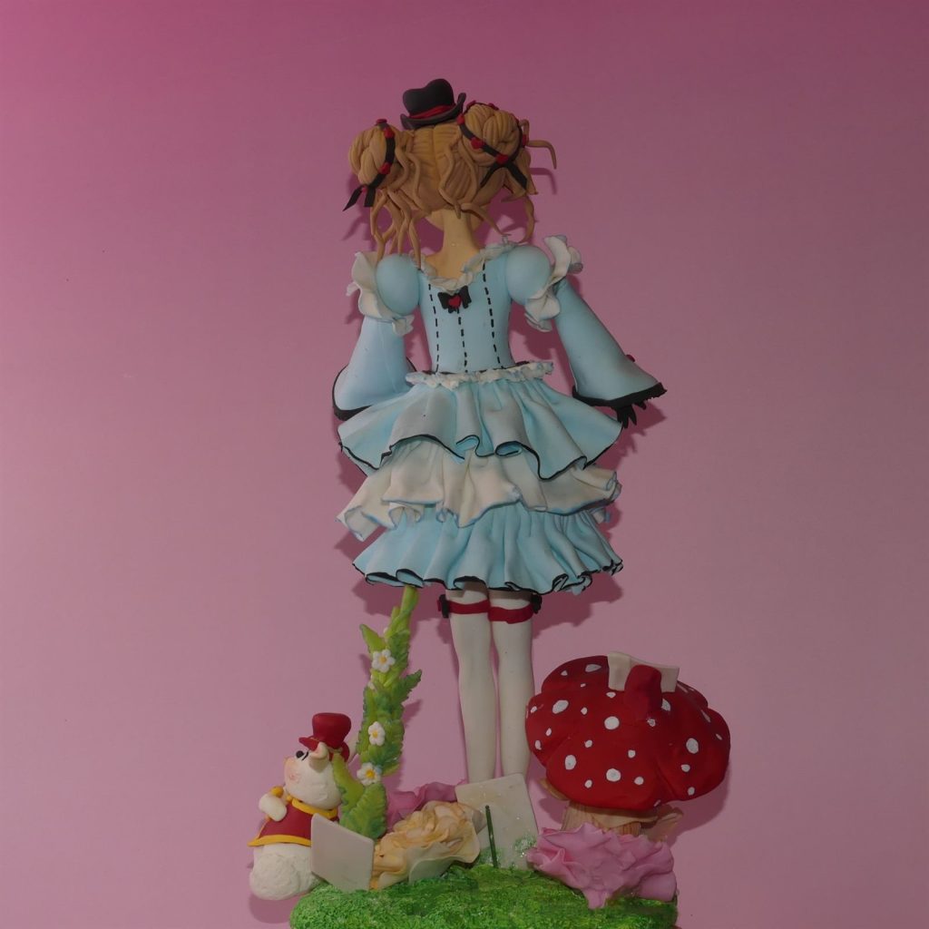 Figurine en porcelaine froide réalisée à la main