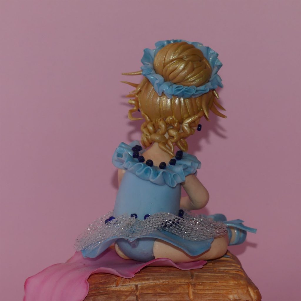 Figurine en porcelaine froide réalisée à la main
