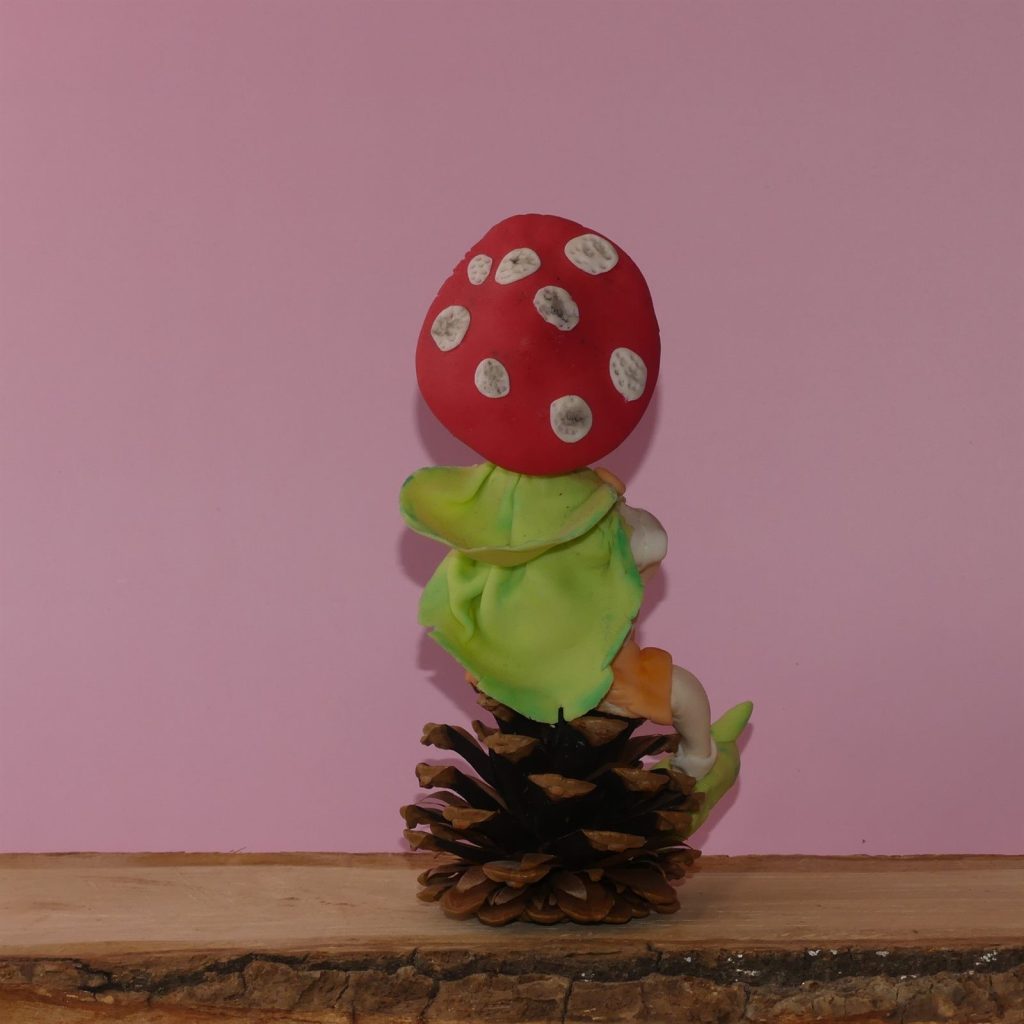 Figurine en porcelaine froide réalisée à la main