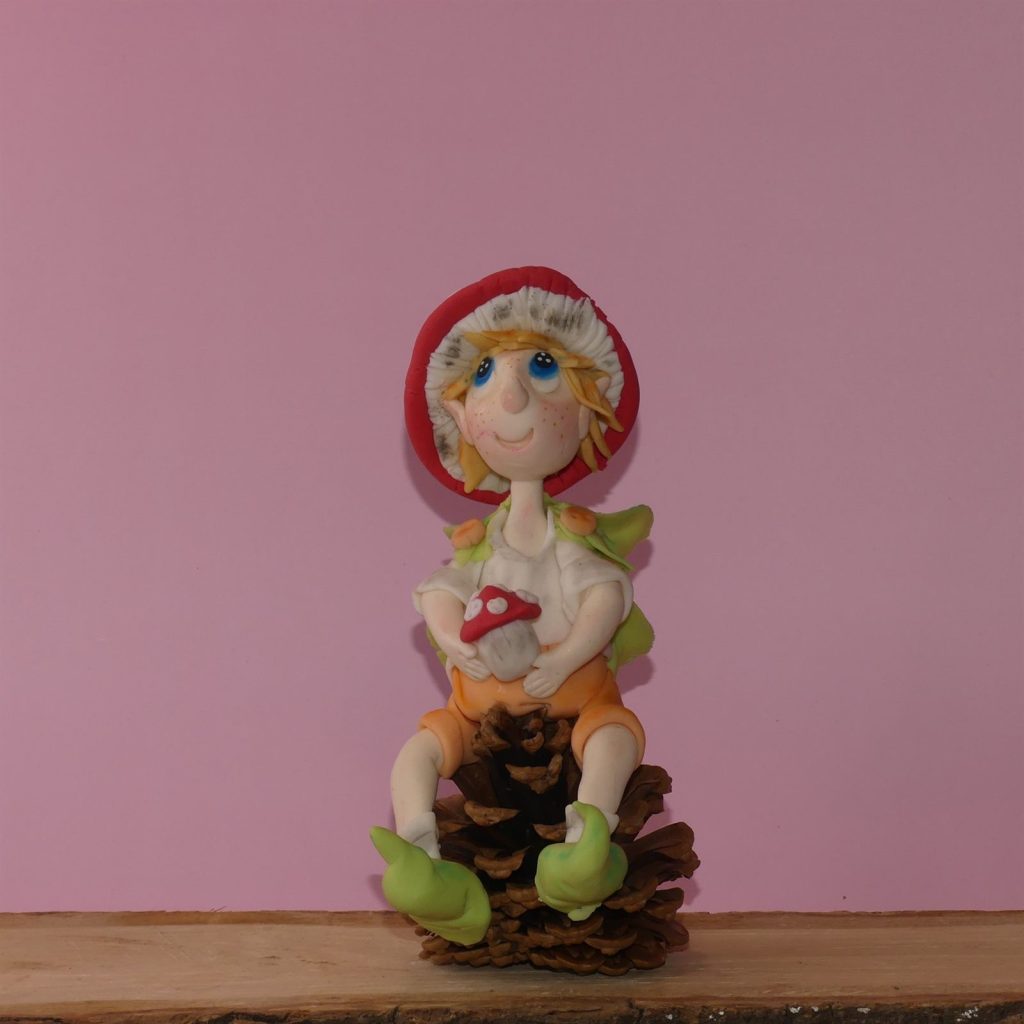 Figurine en porcelaine froide réalisée à la main