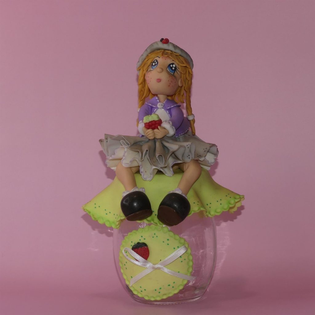 Figurine en porcelaine froide réalisée à la main