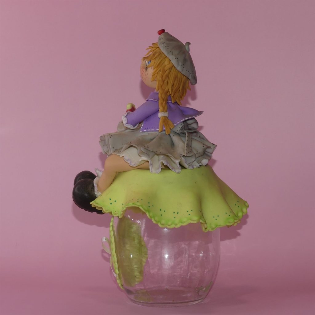 Figurine en porcelaine froide réalisée à la main