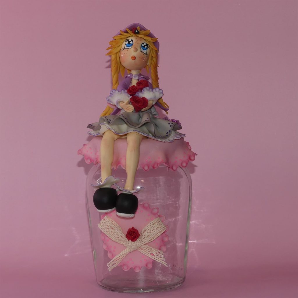Figurine en porcelaine froide réalisée à la main