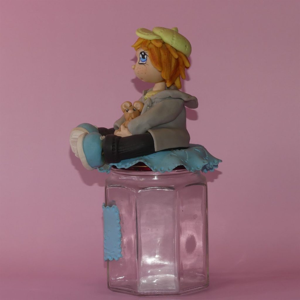 Figurine en porcelaine froide réalisée à la main