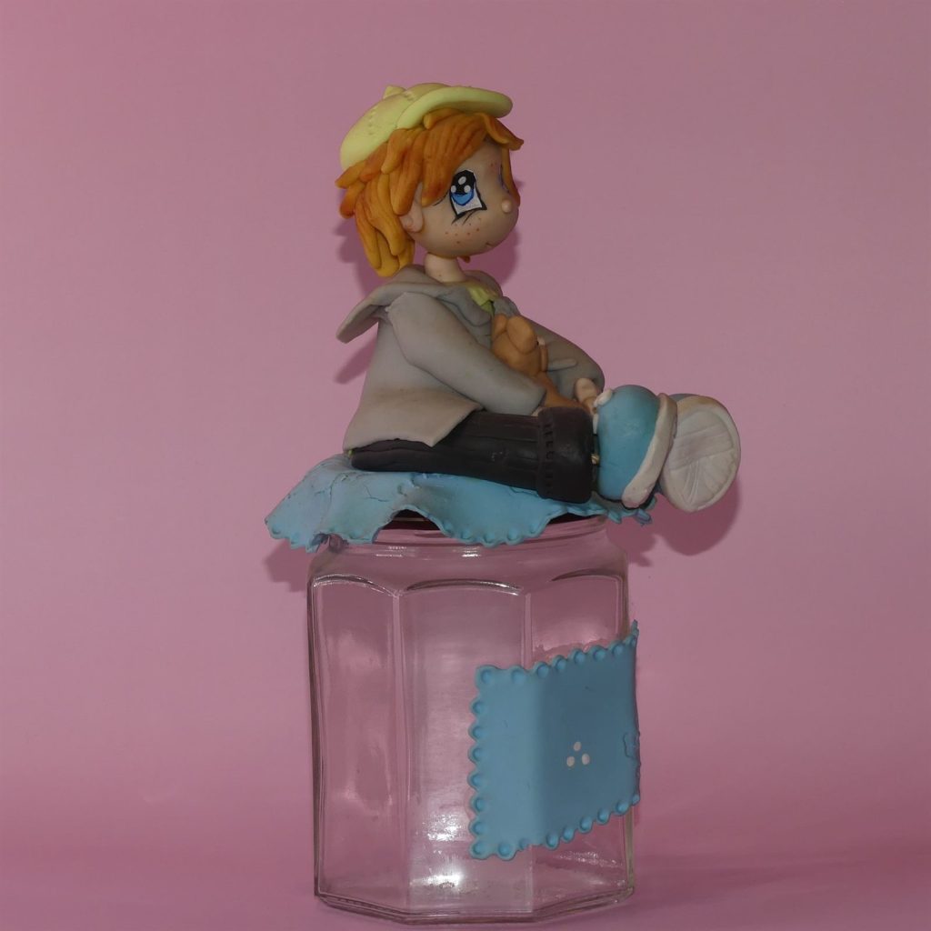 Figurine en porcelaine froide réalisée à la main