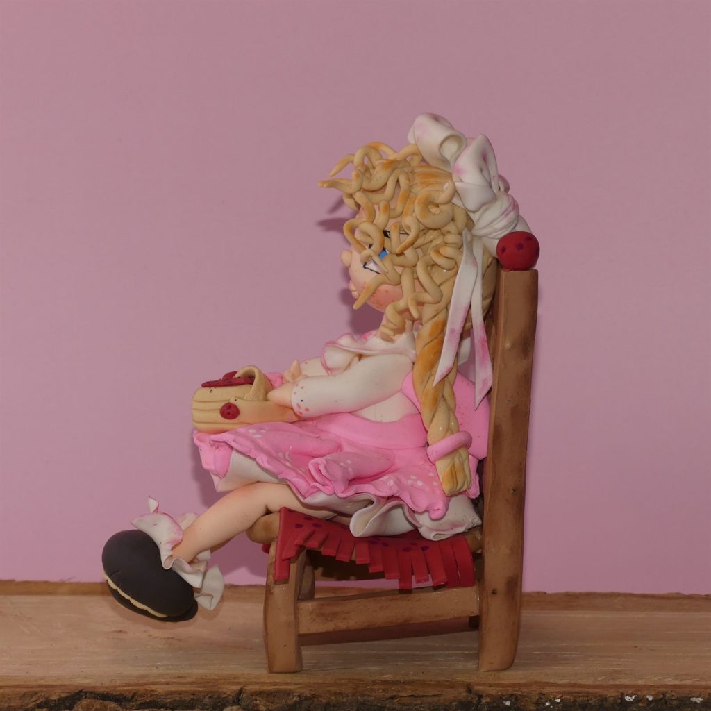 Figurine en porcelaine froide réalisée à la main