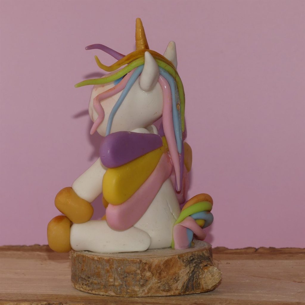 Figurine en porcelaine froide réalisée à la main