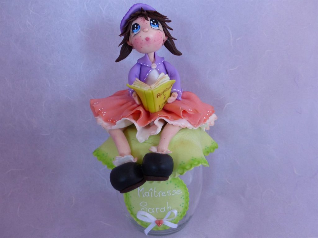 Figurine en porcelaine froide réalisée à la main