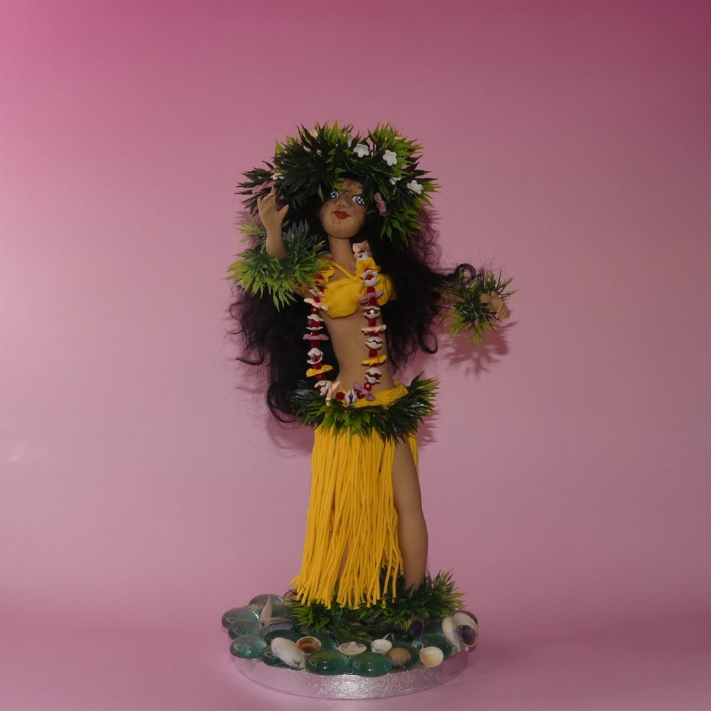 Figurine tahitienne en porcelaine froide